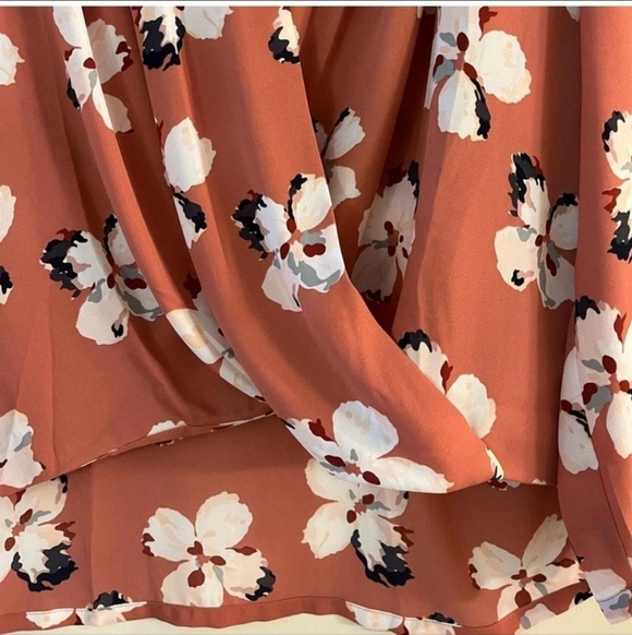 Ann Taylor Pink Orange Floral Wrap Top Flowy Business Casual Petite Large - Picture 2 of 5